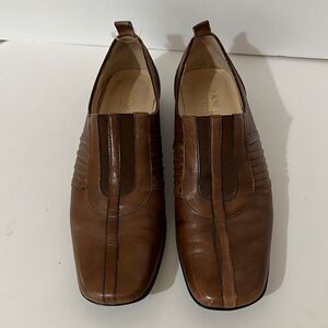 Rangoni Brown Leather Slip On Loafers Made in Firenze, Italy Size 7AA Narrow